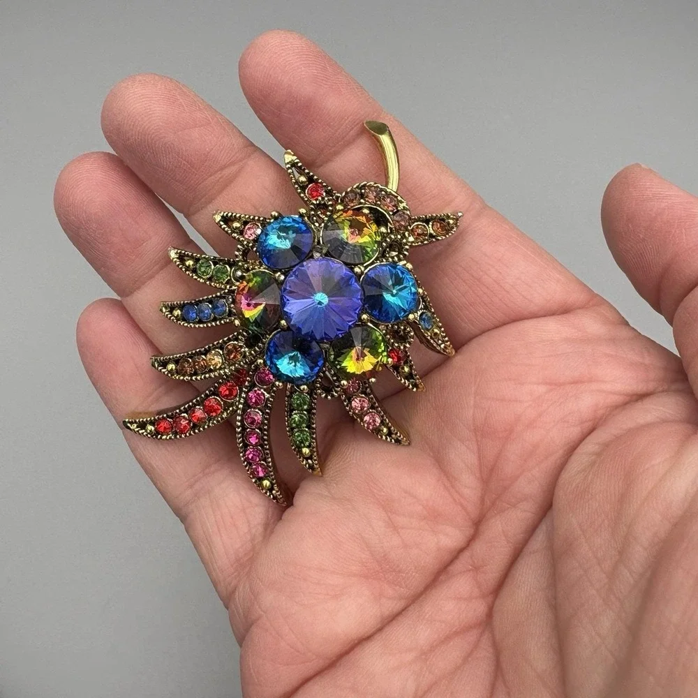Vintage Weiss Brooch Harlequin Rivoli Unsigned Leaf GORGEOUS RARE